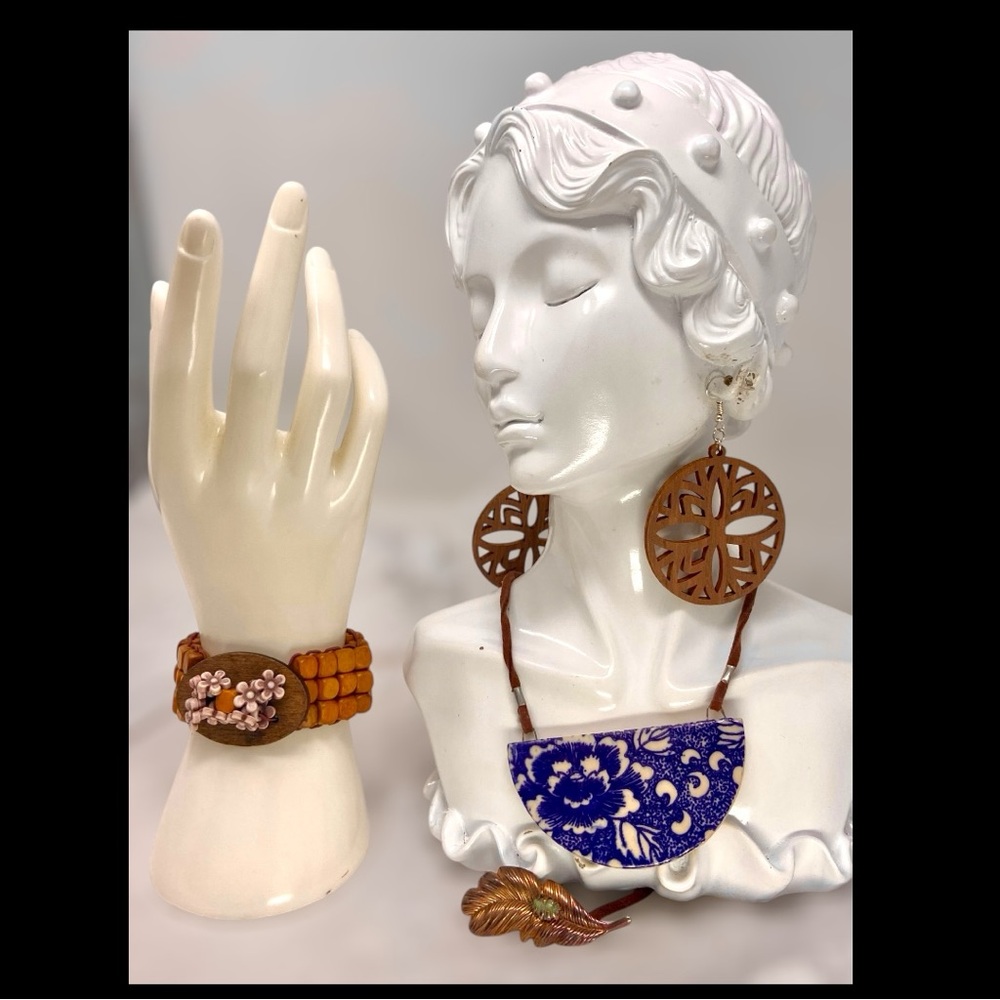 Vintage Boho Jewelry Bundle – Ceramic Necklace, Wood Earrings, Bracelet & Brooch